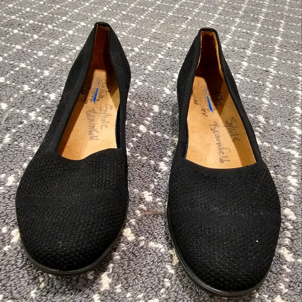 Women's size 8.5 wide Lifestride Immy black wedge dress shoes.